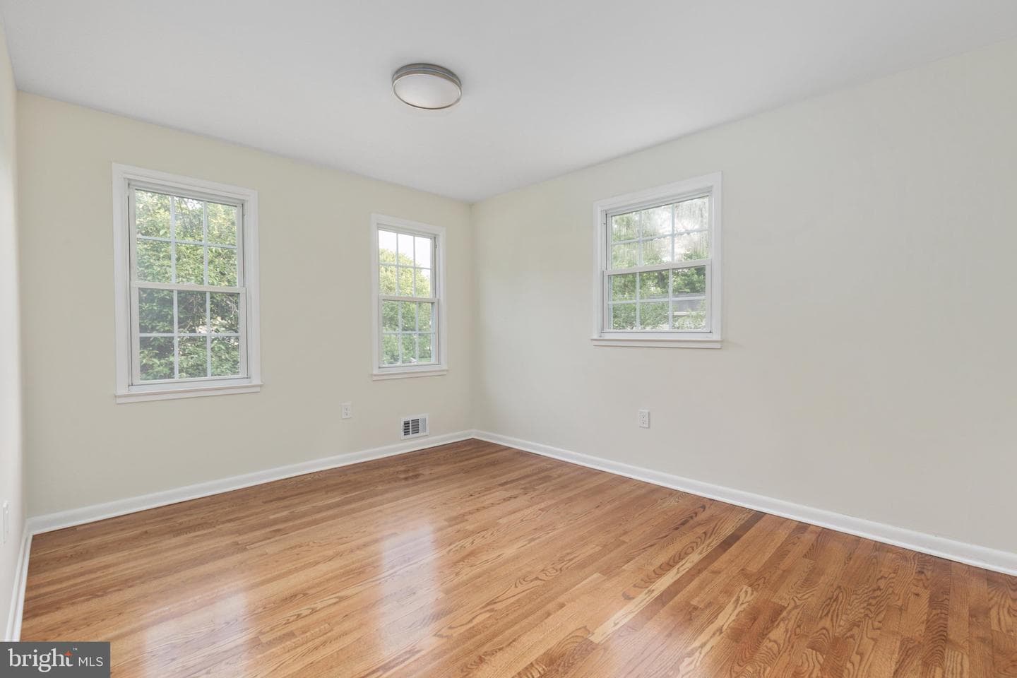 9927 Barnsbury Court photo 17