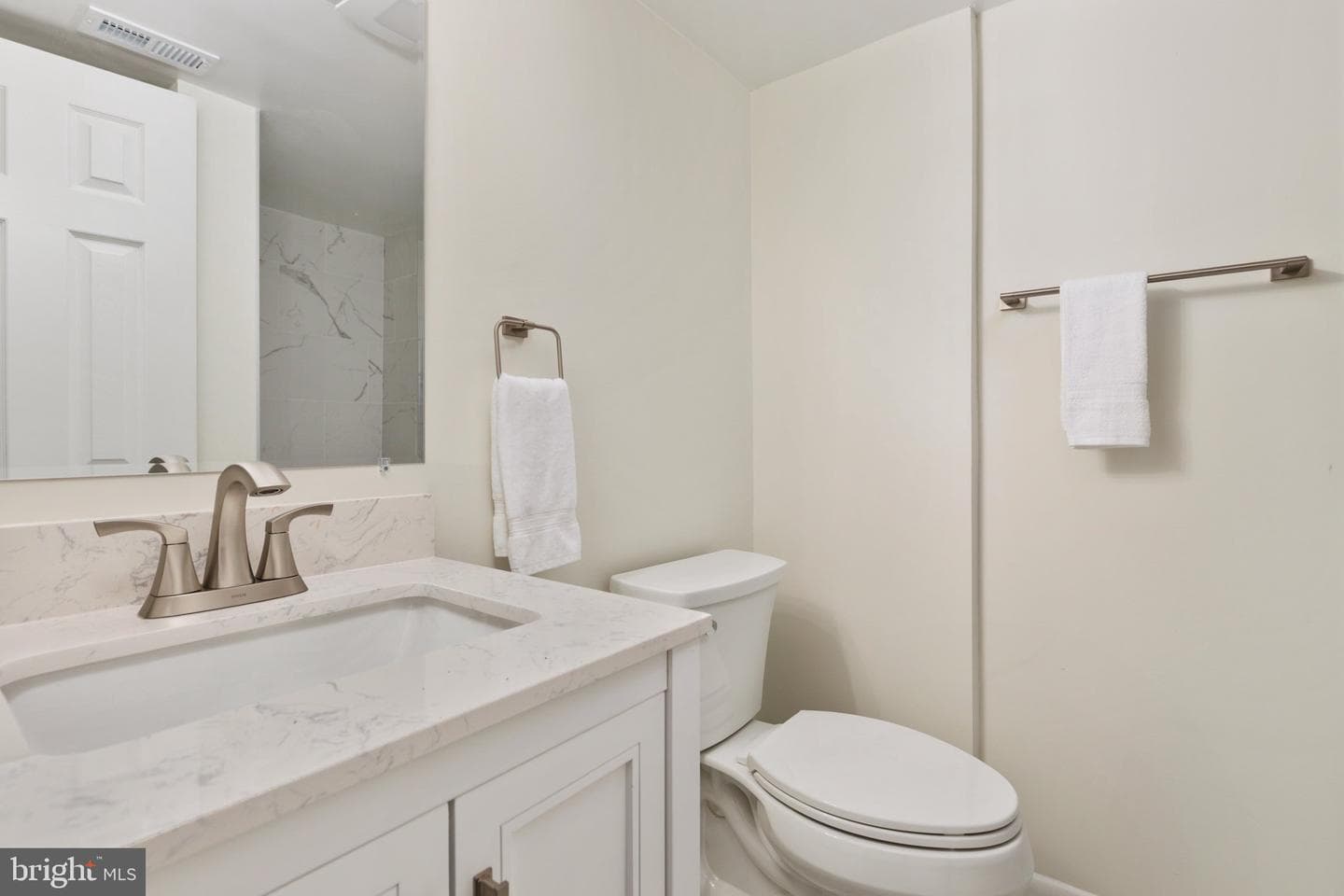9927 Barnsbury Court photo 32