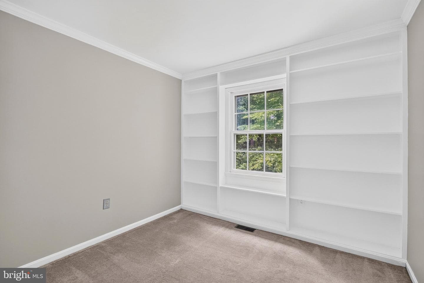 2836 Kelly Square photo 20