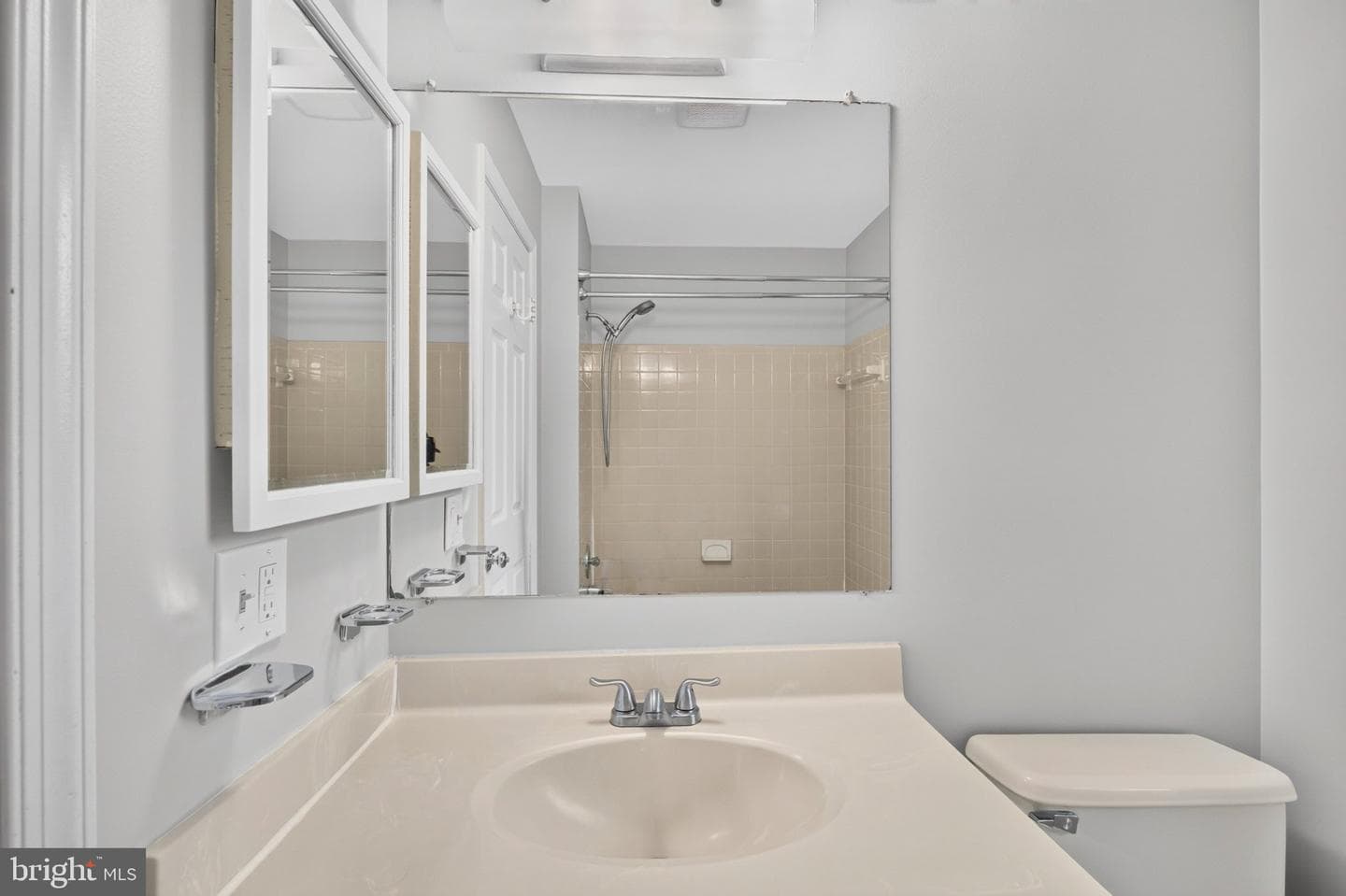 2836 Kelly Square photo 34