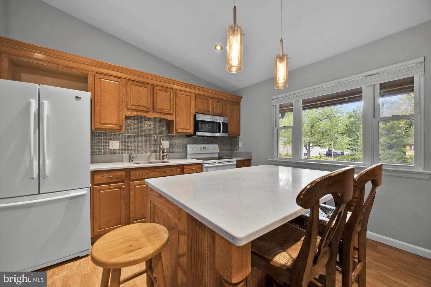 1002 Charlton Place photo 4
