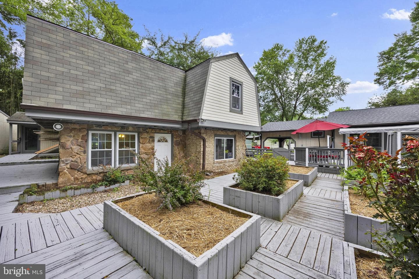 1002 Charlton Place photo 40