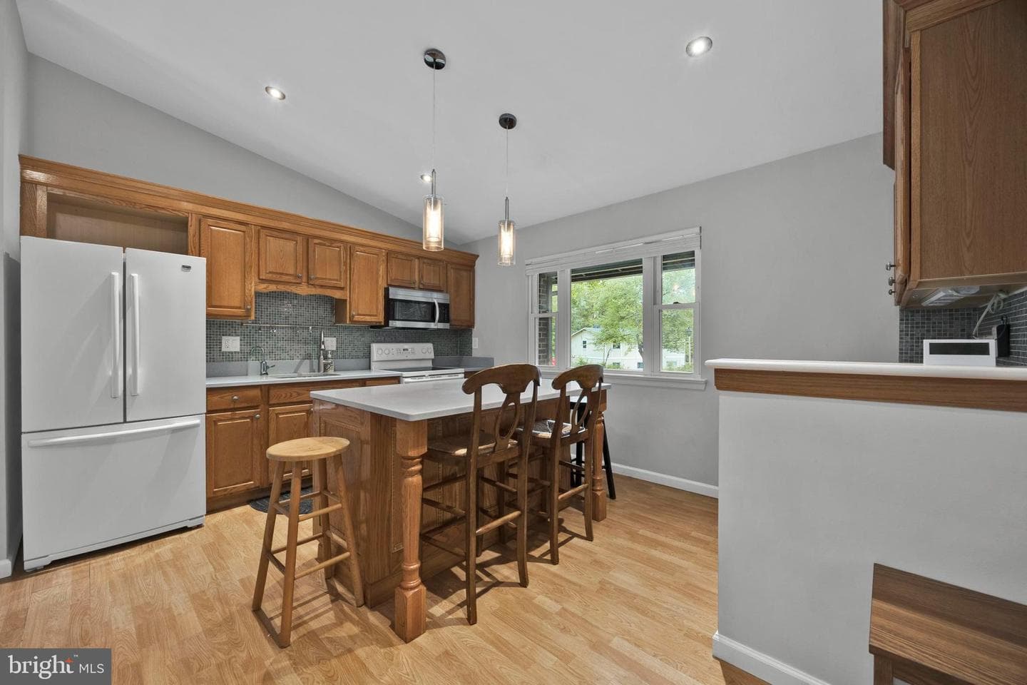 1002 Charlton Place photo 5