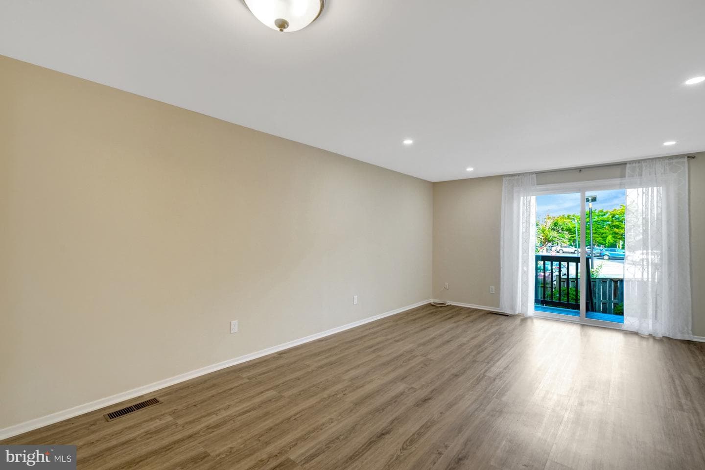 4445 Elan Court photo 15