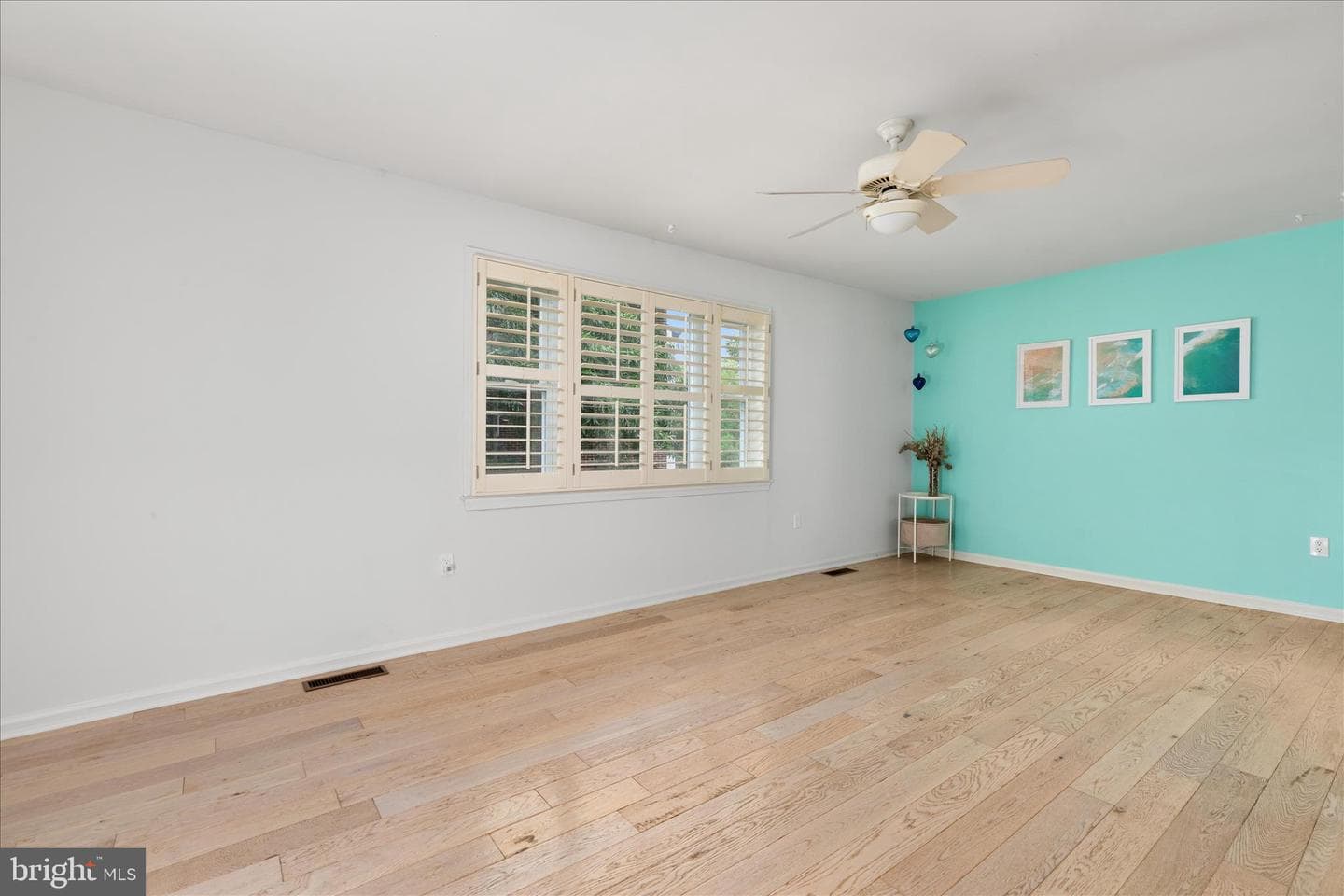 8174 Electric Avenue photo 9