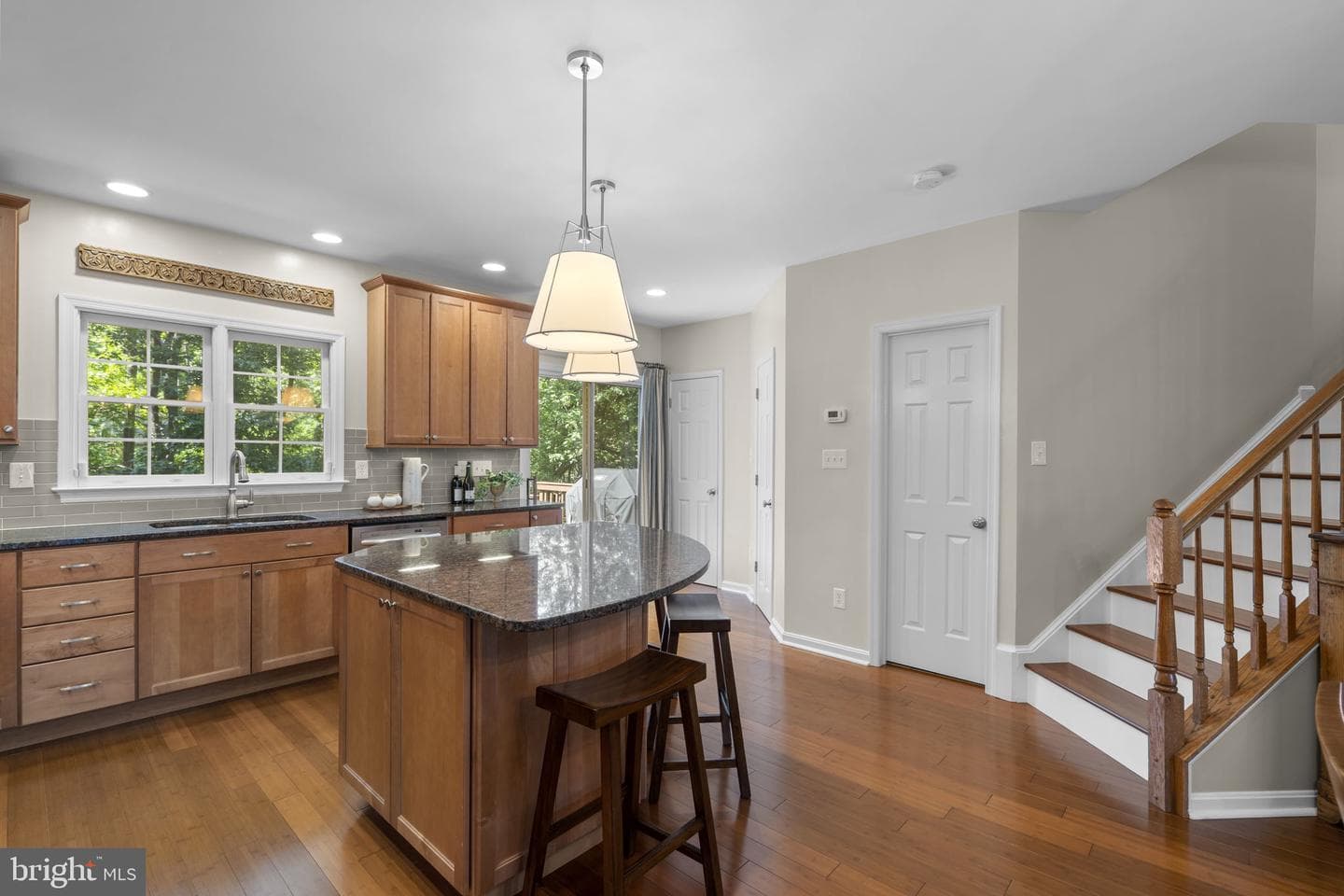 7049 Kings Manor Drive photo 23