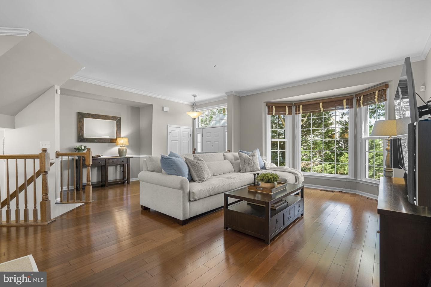 7049 Kings Manor Drive photo 4