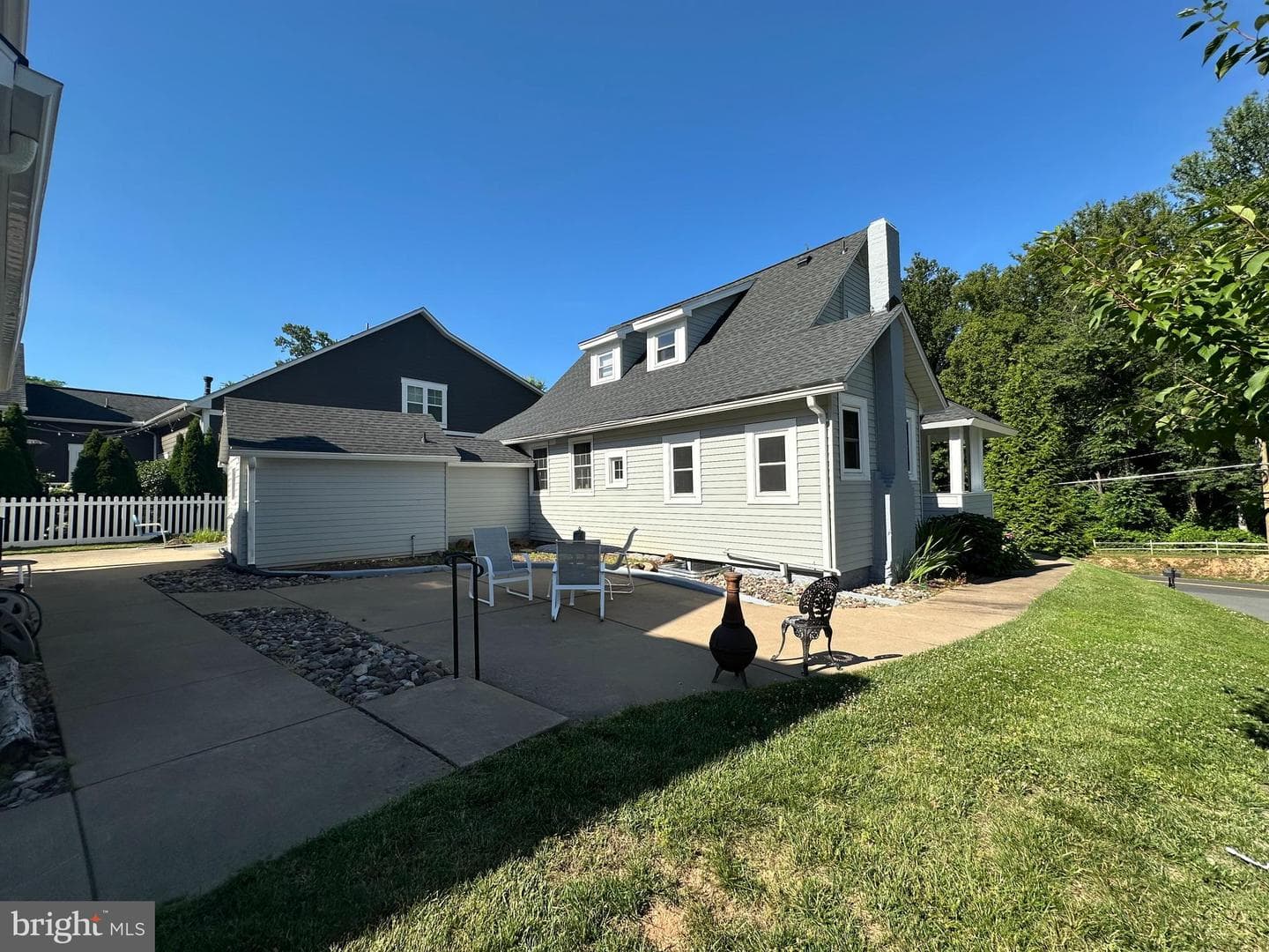 1106 Monroe Street photo 4