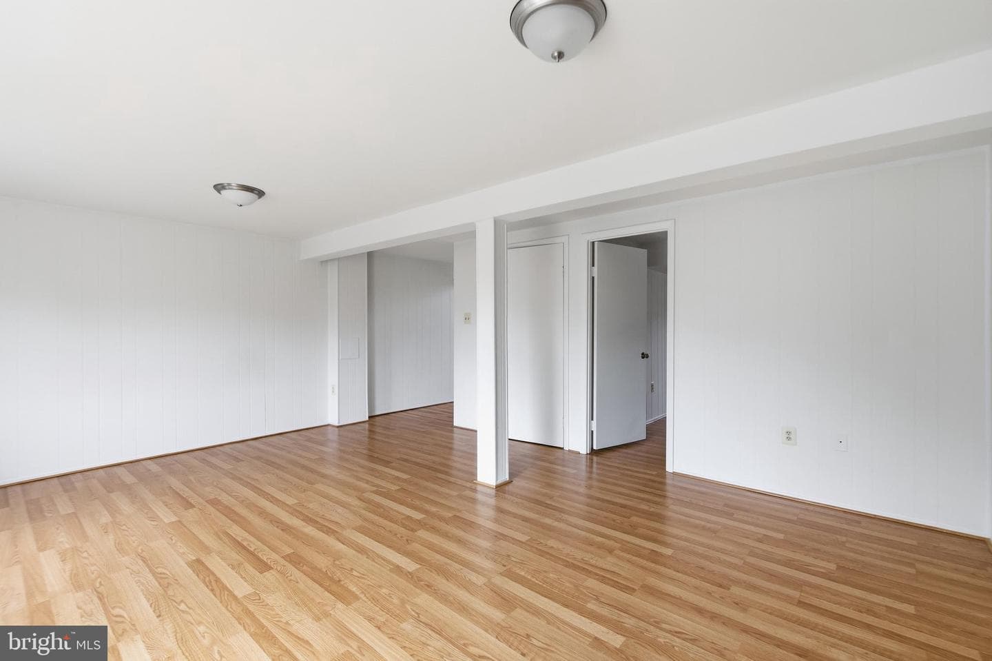 7413 Whernside Street photo 29