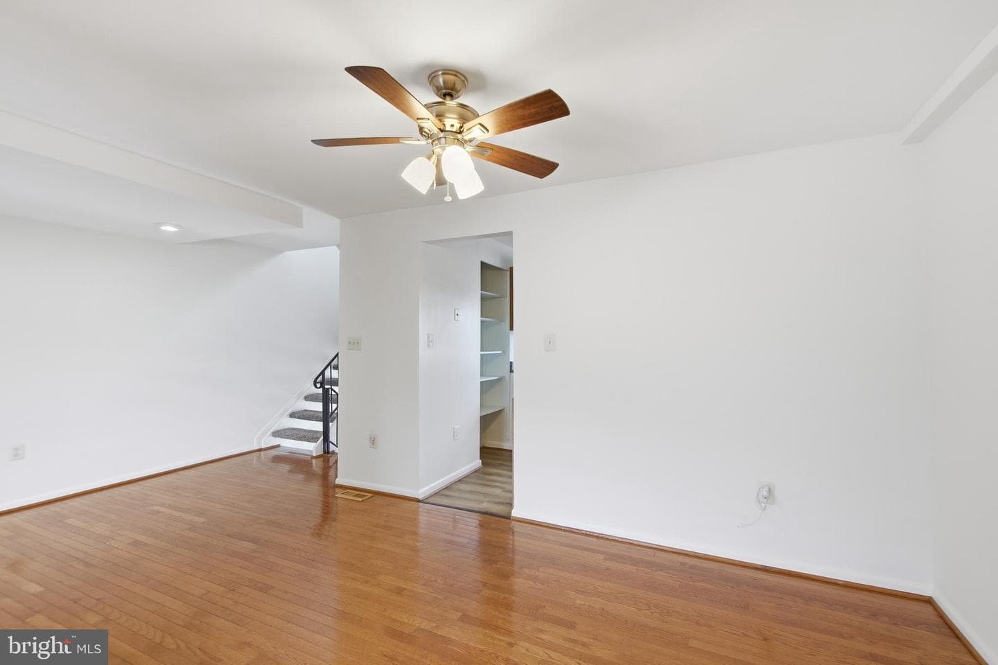 7413 Whernside Street photo 7