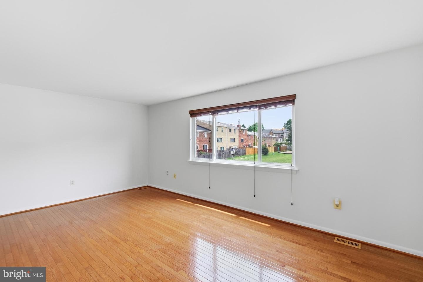 7413 Whernside Street photo 9