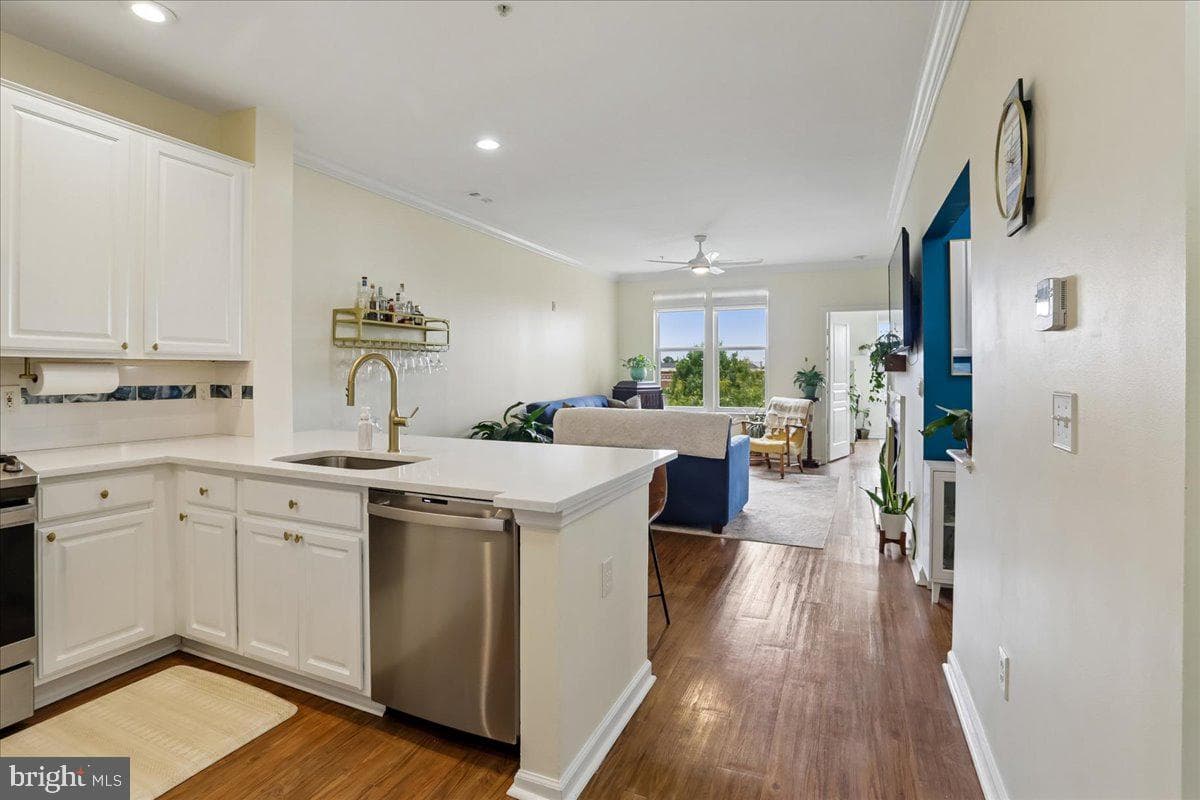 12000 Market Street #382 photo 5