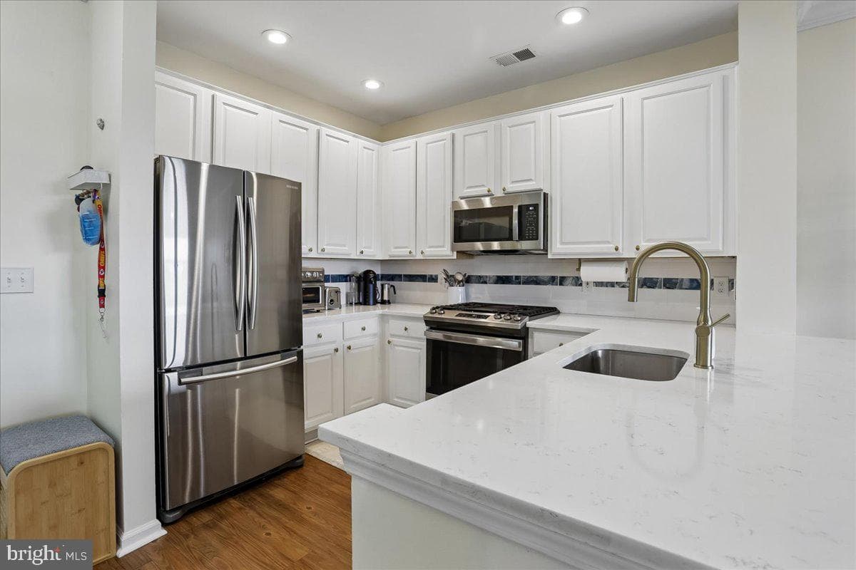 12000 Market Street #382 photo 7
