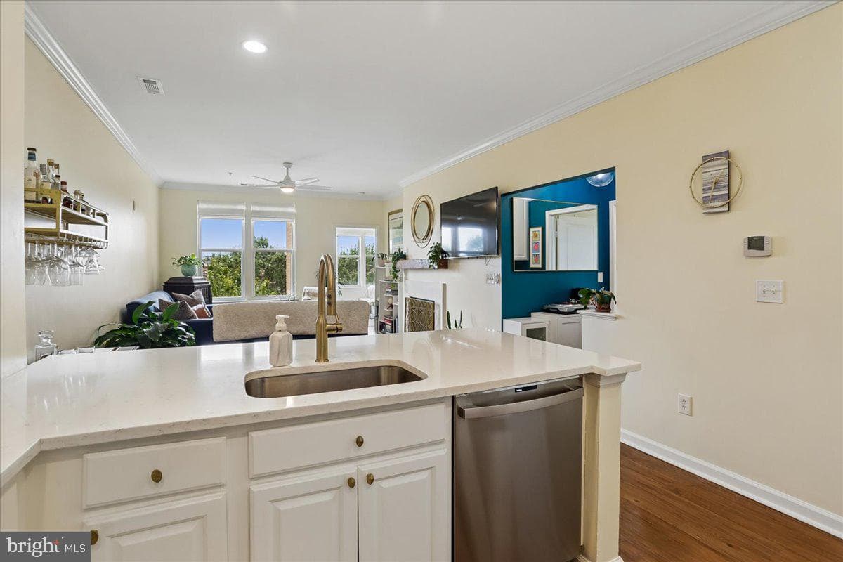 12000 Market Street #382 photo 8