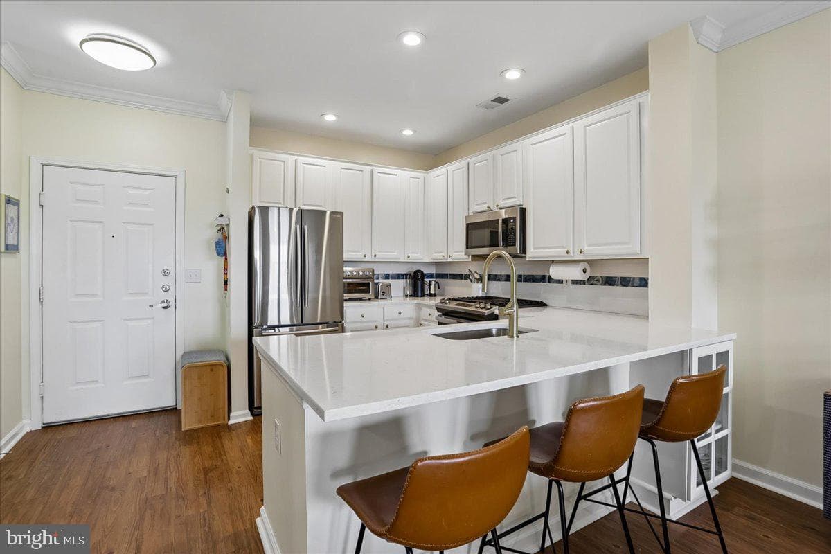 12000 Market Street #382 photo 9
