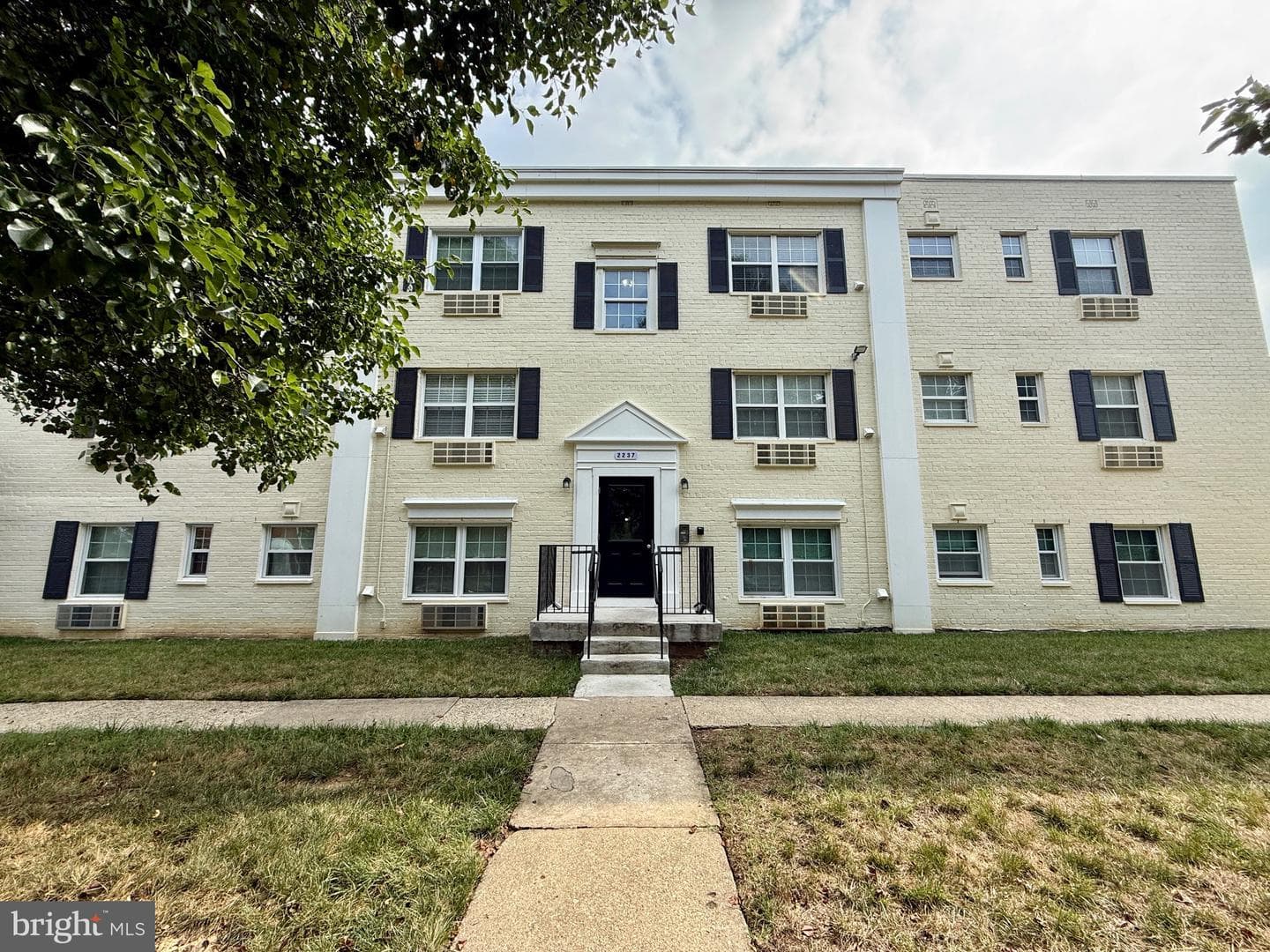 2237 Farrington Avenue #06-101, Alexandria