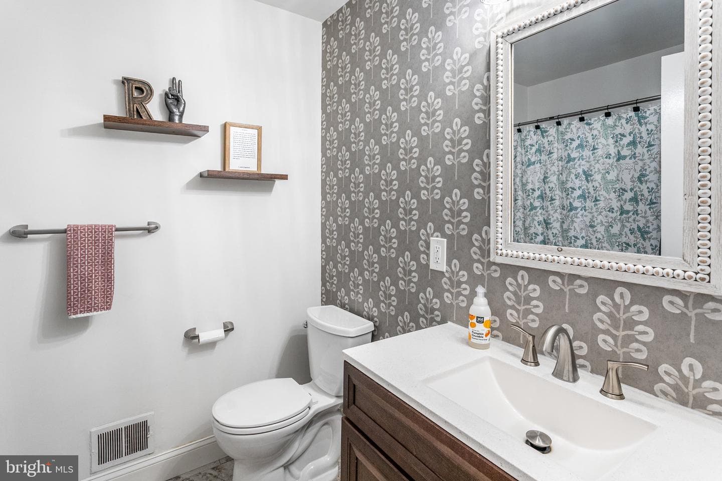 10197 Wavell Road photo 9