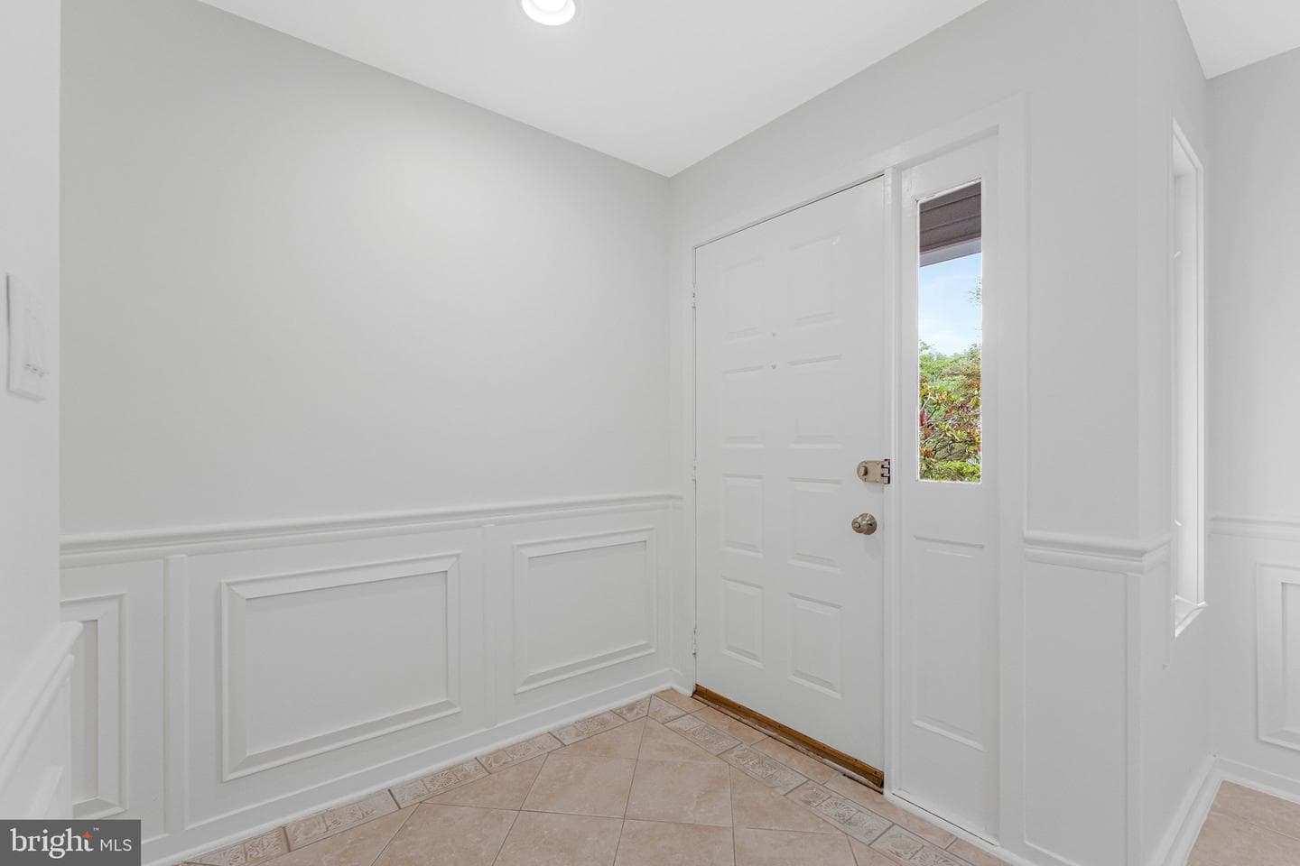 8424 Hollis Lane photo 6