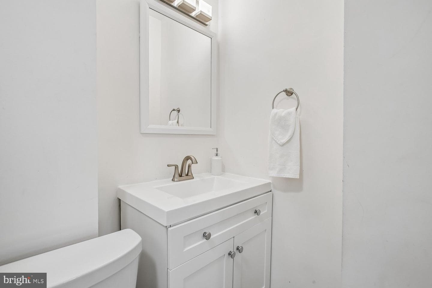 3210 Patrick Henry Drive photo 33