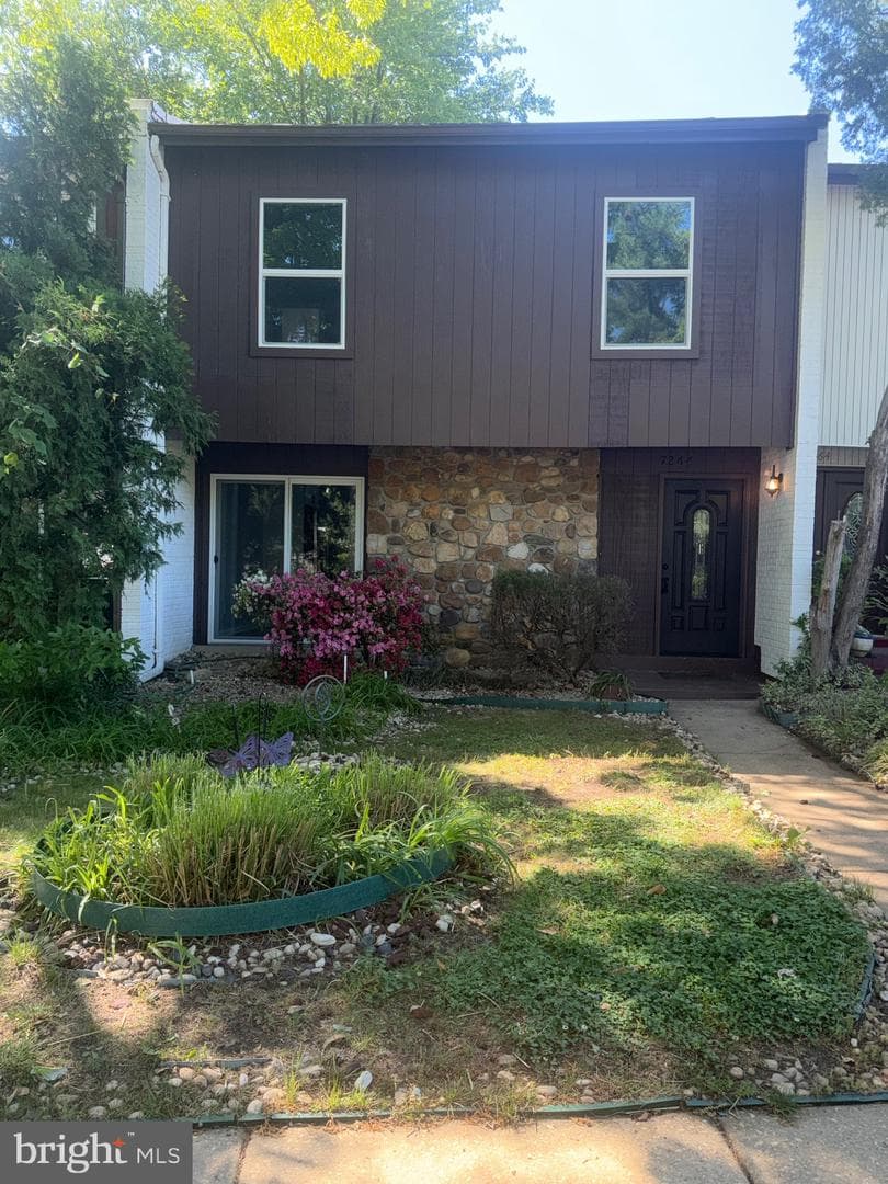 7266 Hillary Street, Alexandria