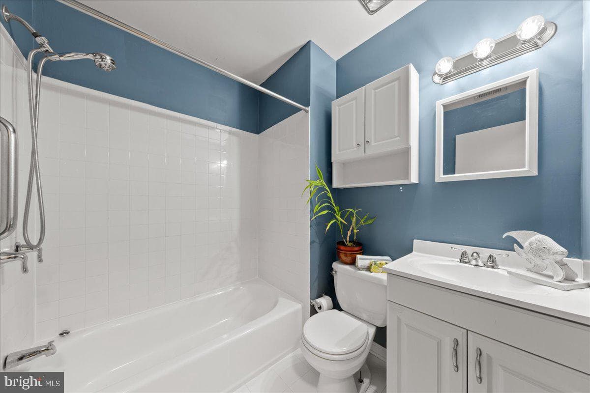 4932 Sauquoit Lane photo 30