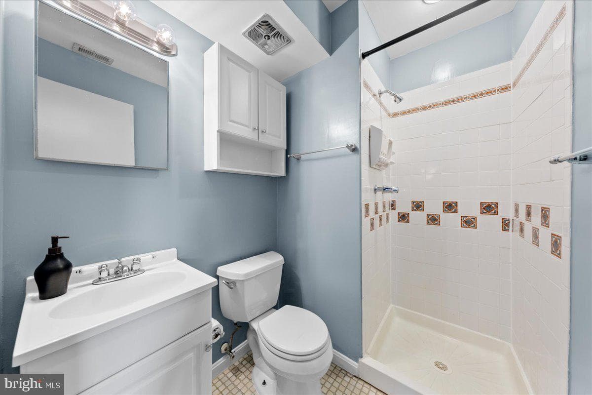 4932 Sauquoit Lane photo 34