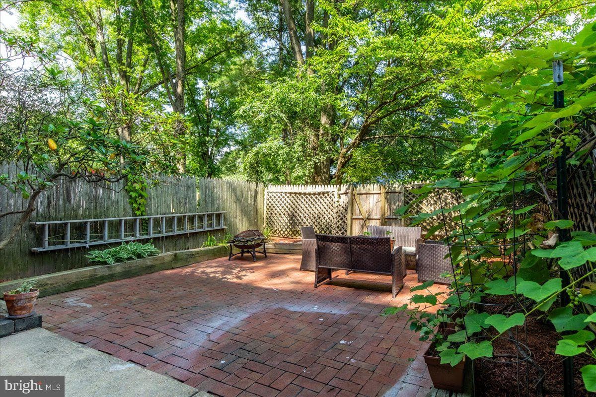 4932 Sauquoit Lane photo 40