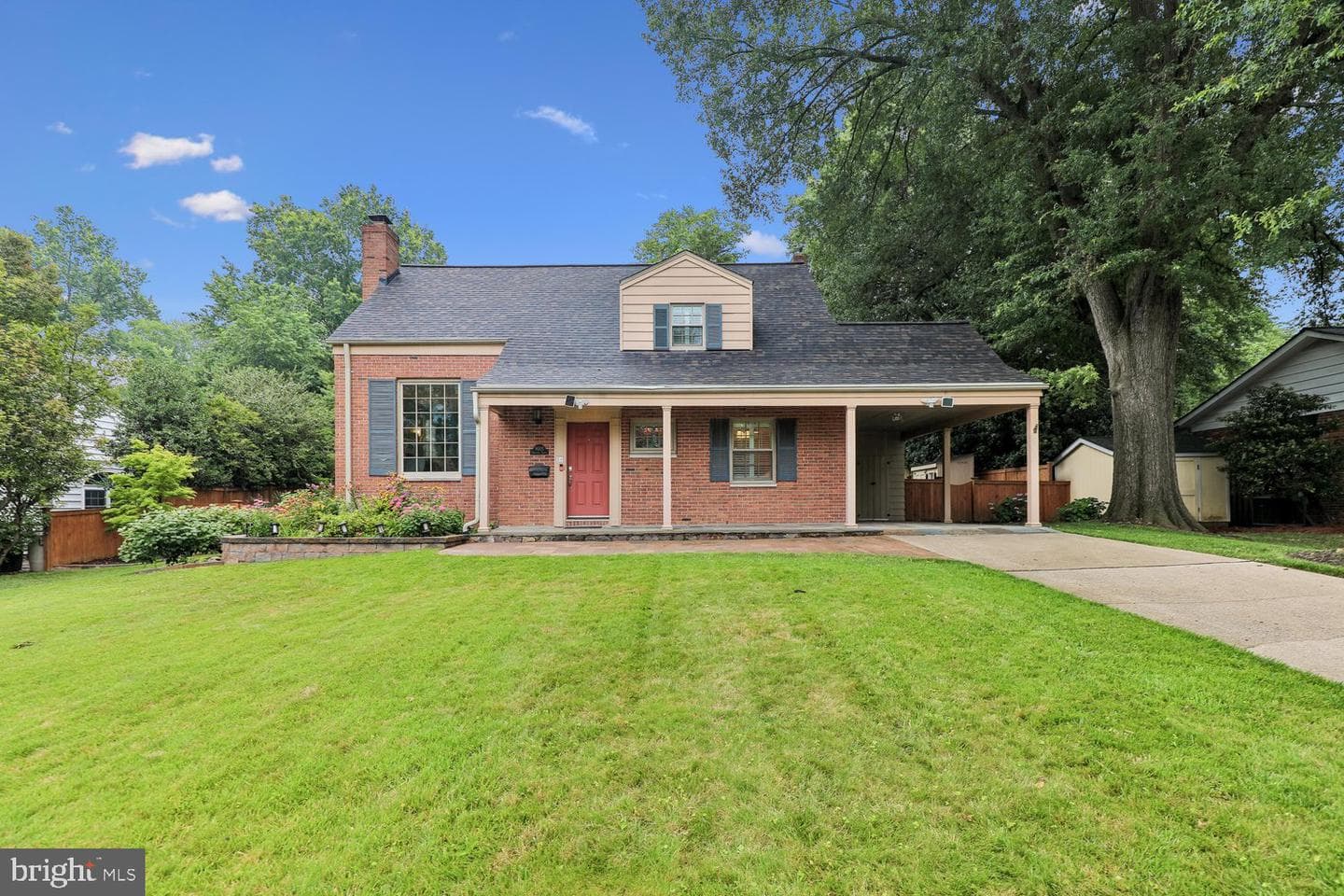 9005 Greylock Street, Alexandria