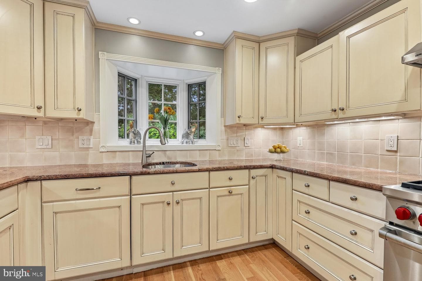 9005 Greylock Street photo 4