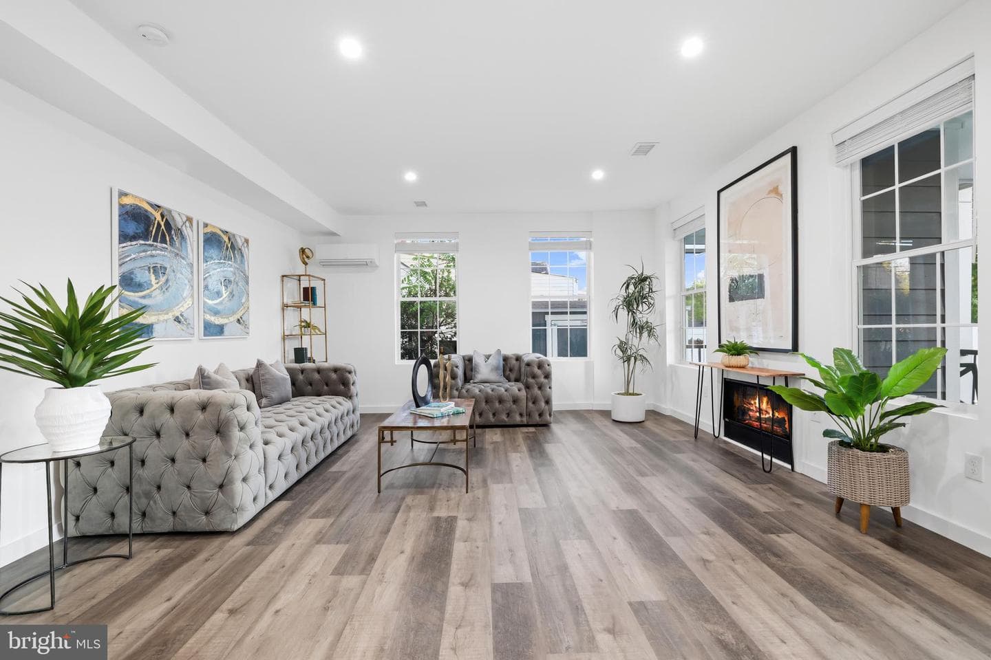 6925 Barrett Road photo 16