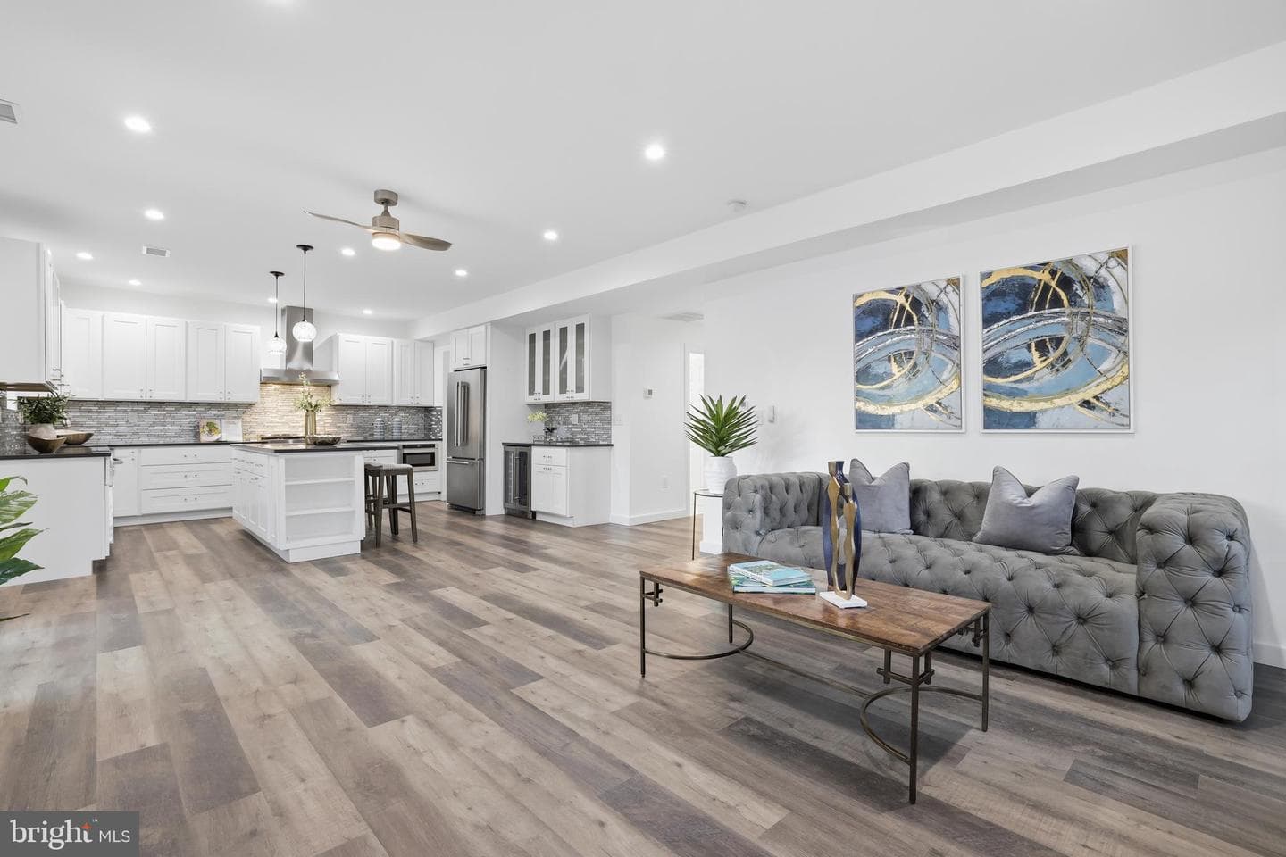 6925 Barrett Road photo 17