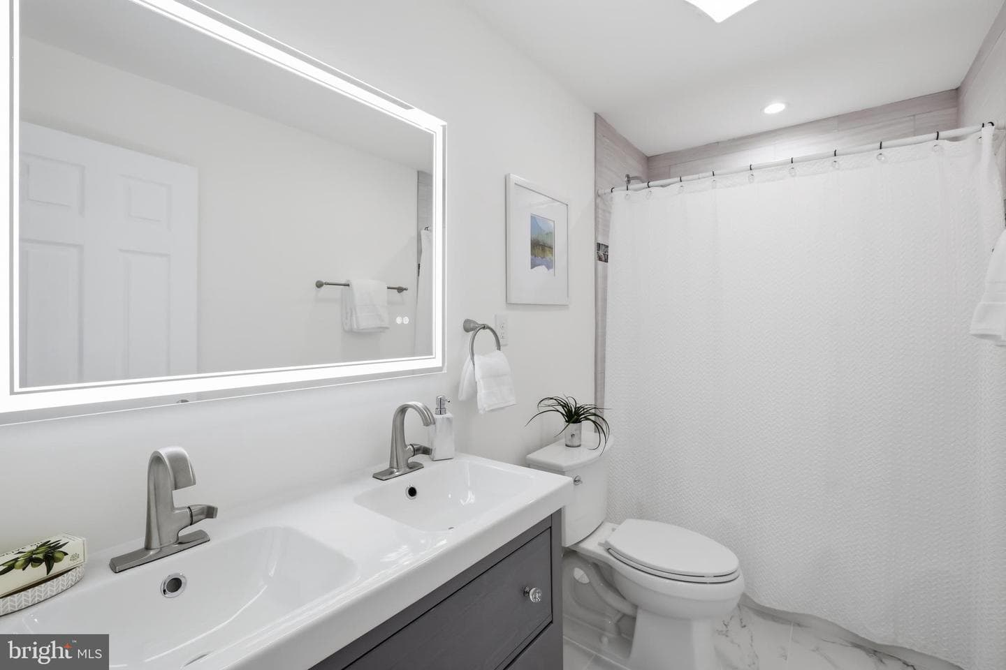 6925 Barrett Road photo 33