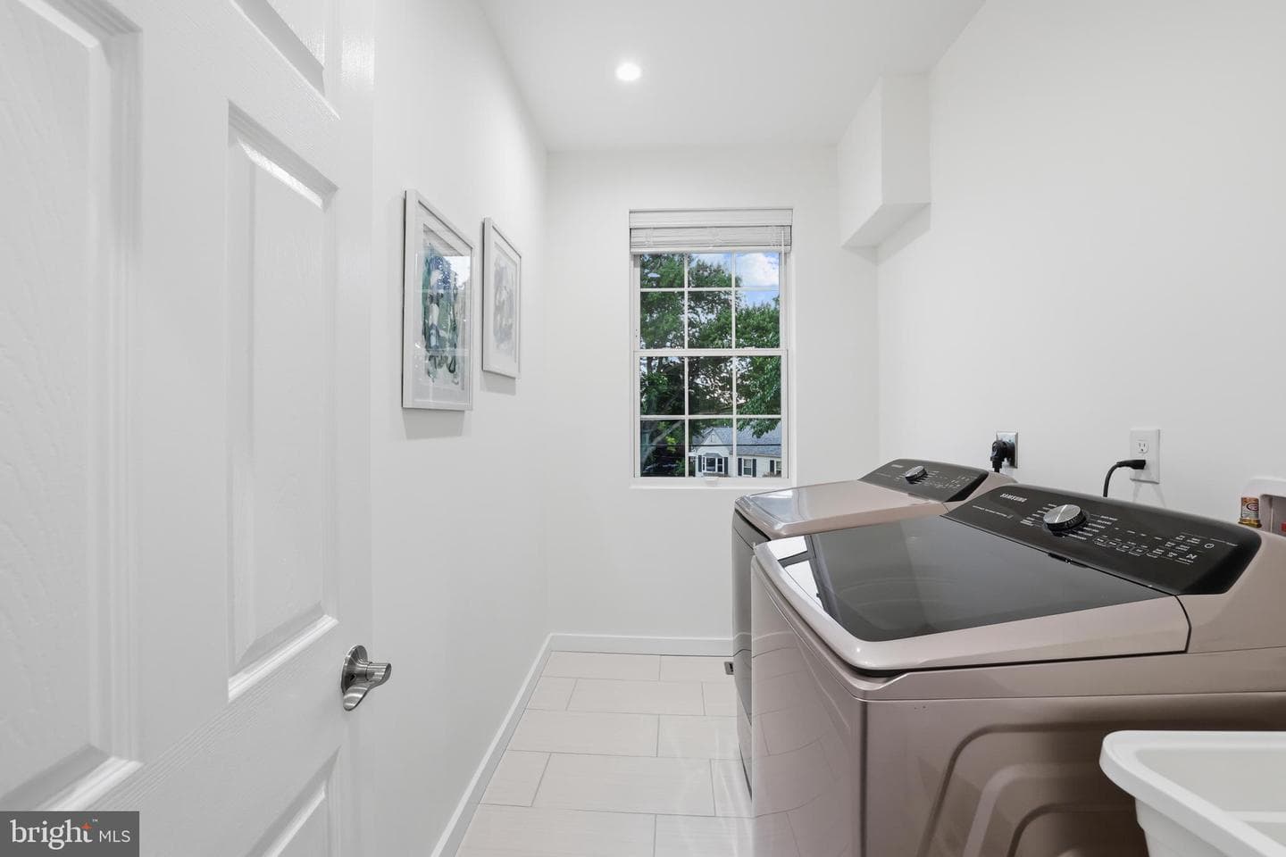 6925 Barrett Road photo 34