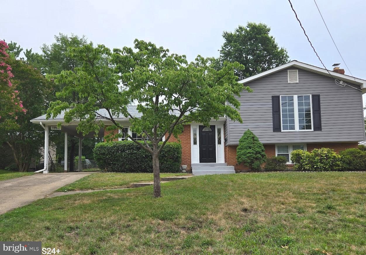 5906 King James Drive, Alexandria