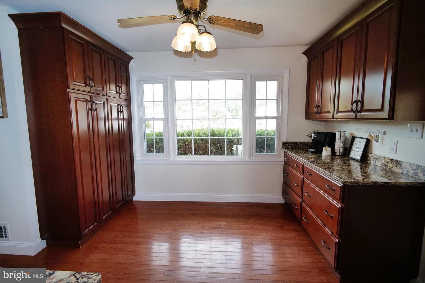 5906 King James Drive photo 7