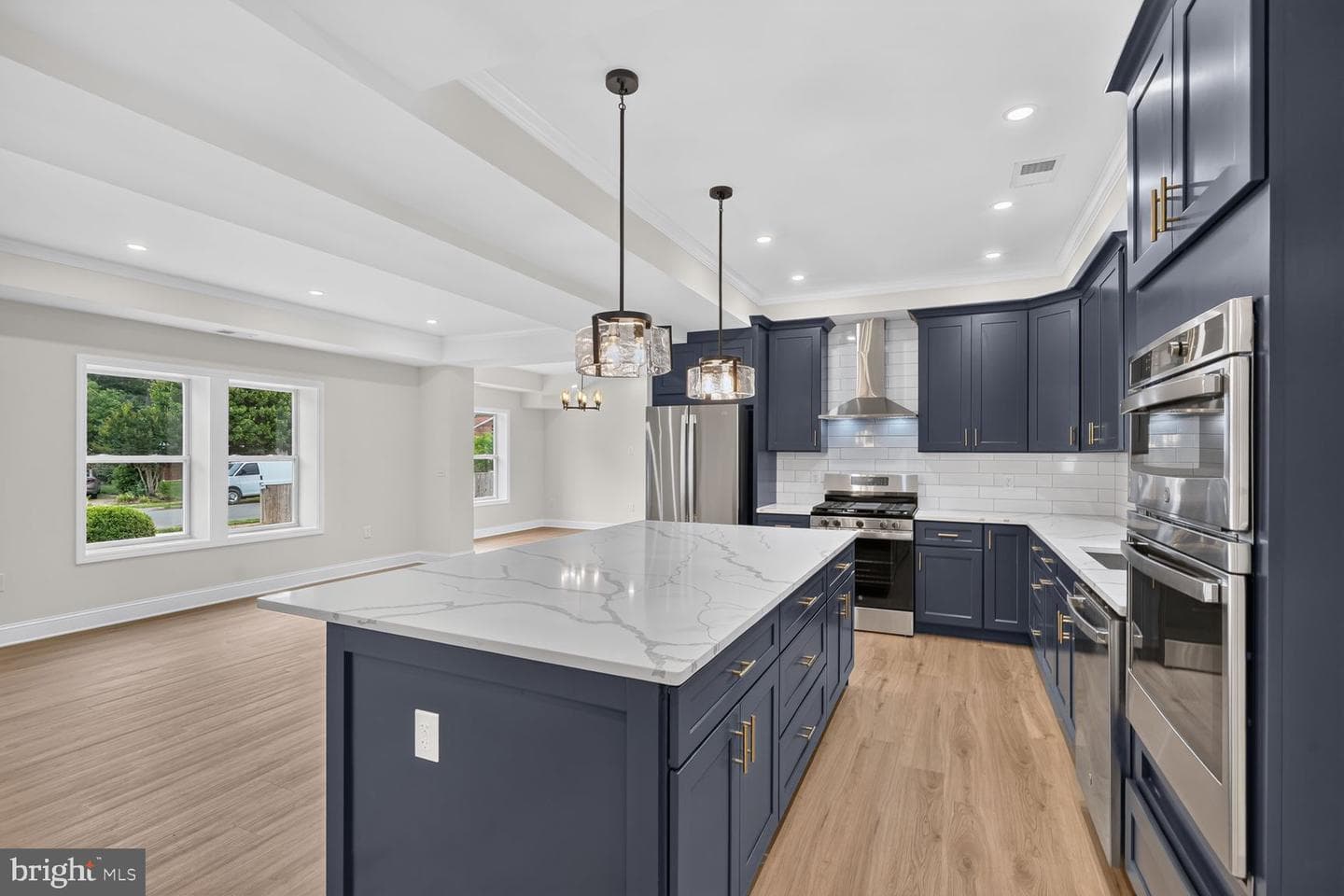 7304 Dickenson Street photo 4