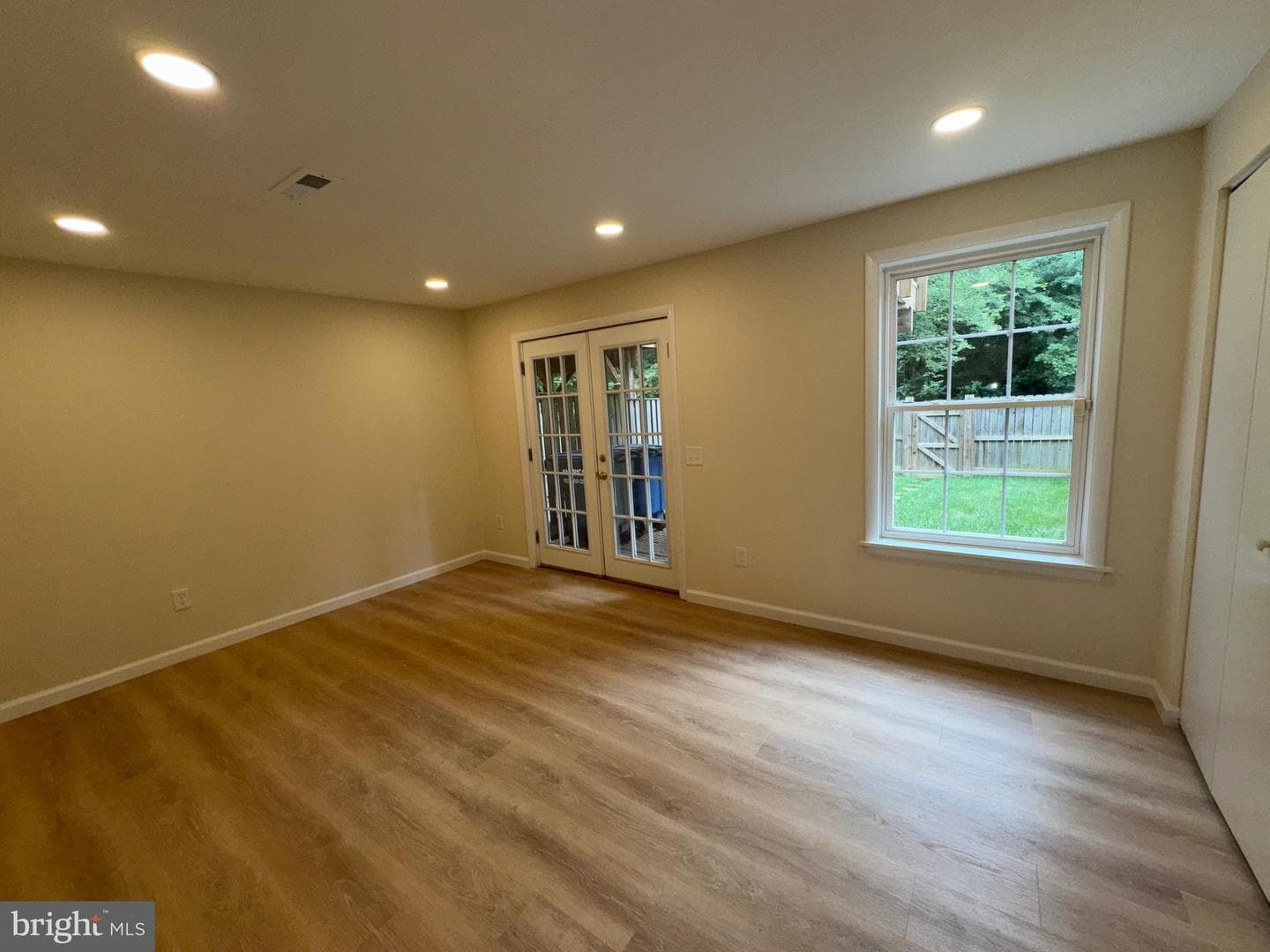 7679 Sheffield Village Lane photo 10