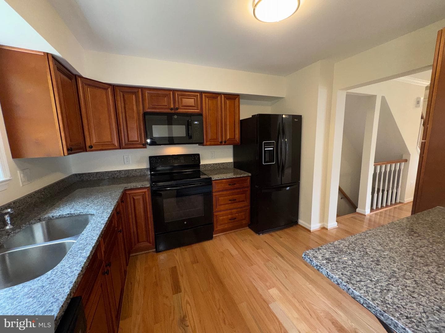 7679 Sheffield Village Lane photo 3