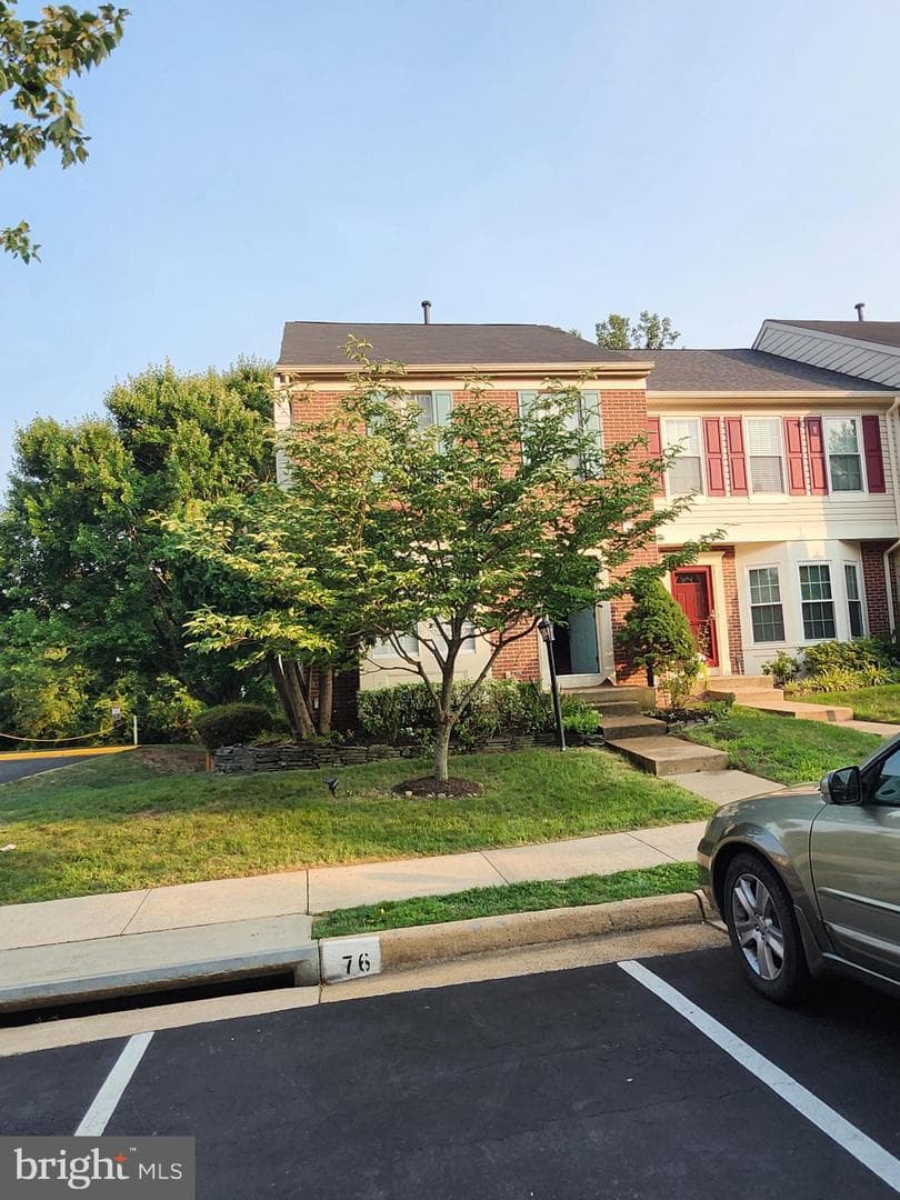 5227 Dunstable Lane photo 3