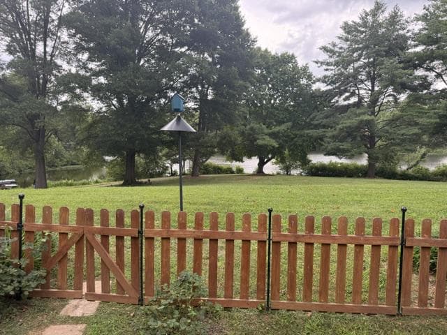 5546 Kendrick Lane photo 2