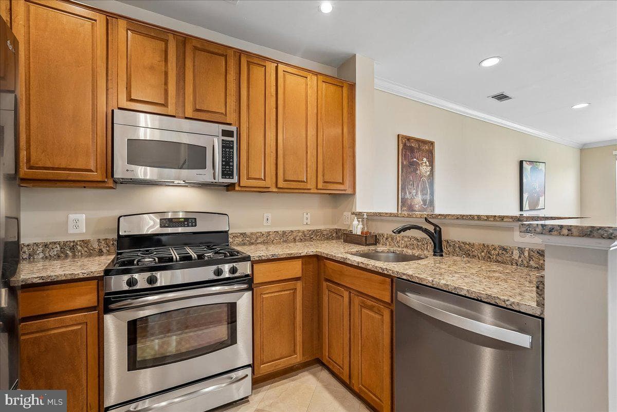 12000 Market Street #286 photo 3