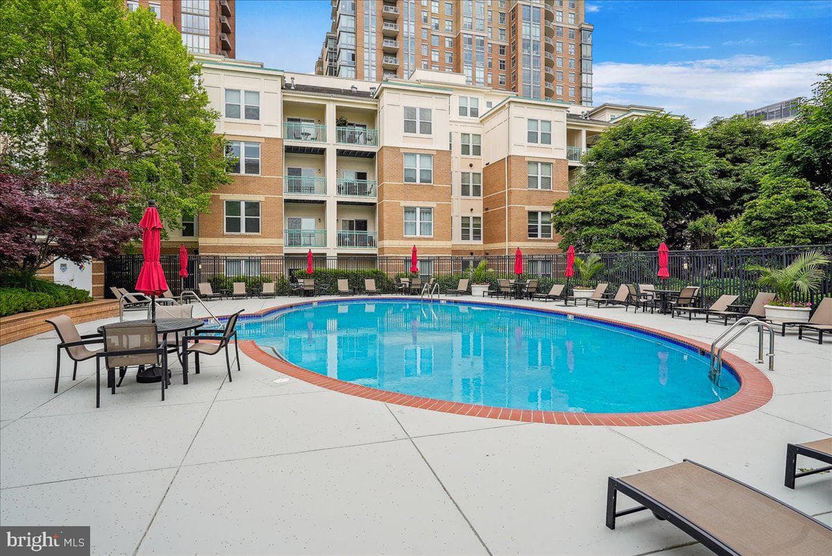 12000 Market Street #286 photo 34