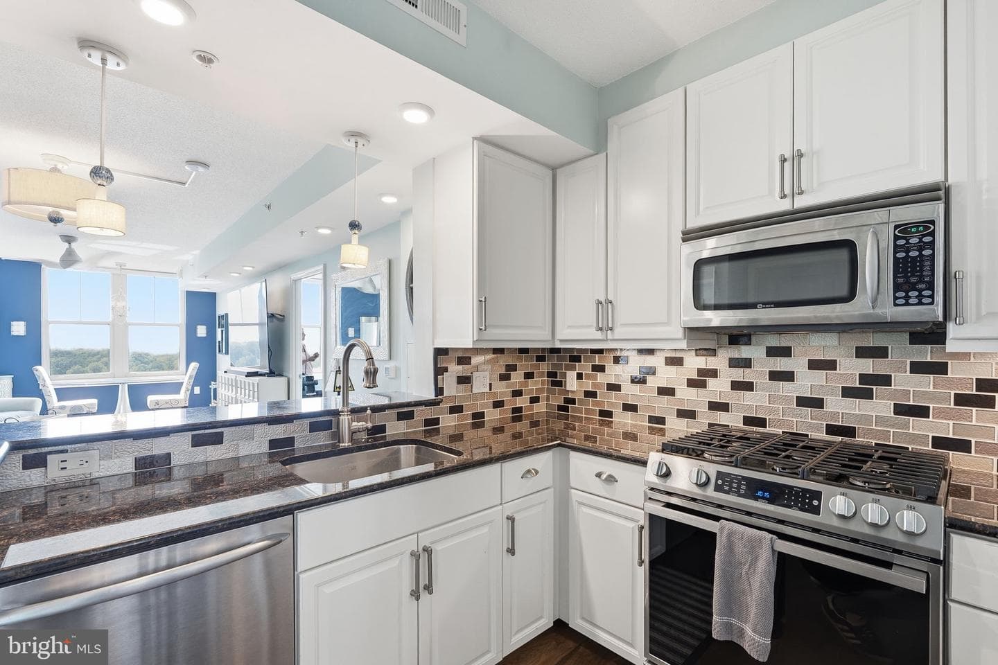 11760 Sunrise Valley Drive #815 photo 9