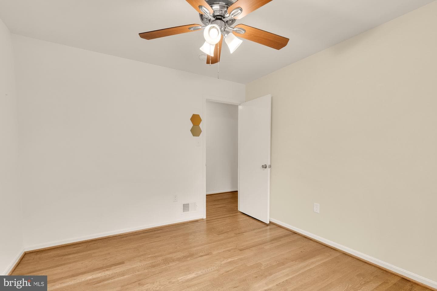 10103 Dundalk Street photo 30