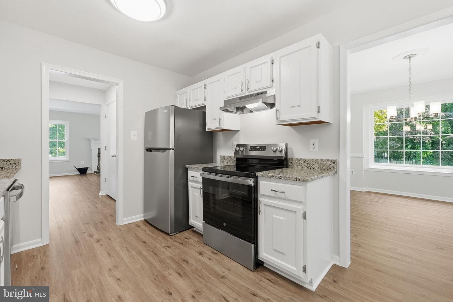 8627 Pin Oak Drive photo 3