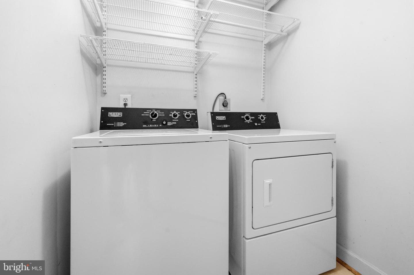 6914 Winter Lane photo 25