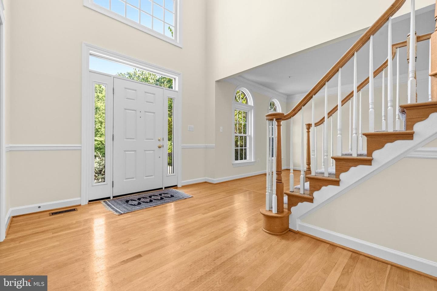 6914 Winter Lane photo 4