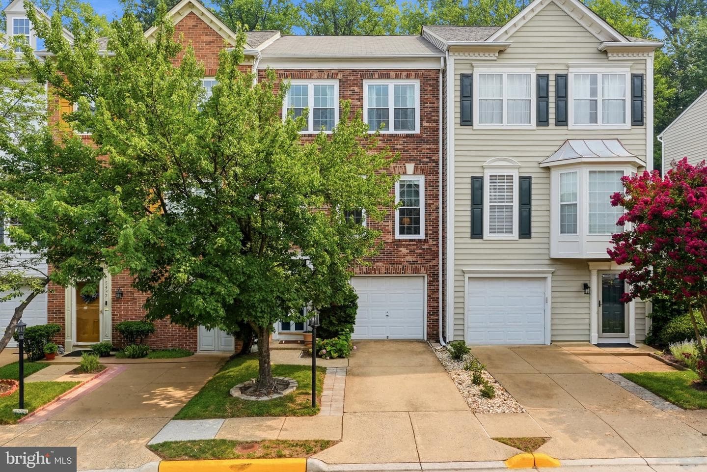 5439 Summer Leaf Lane photo 1