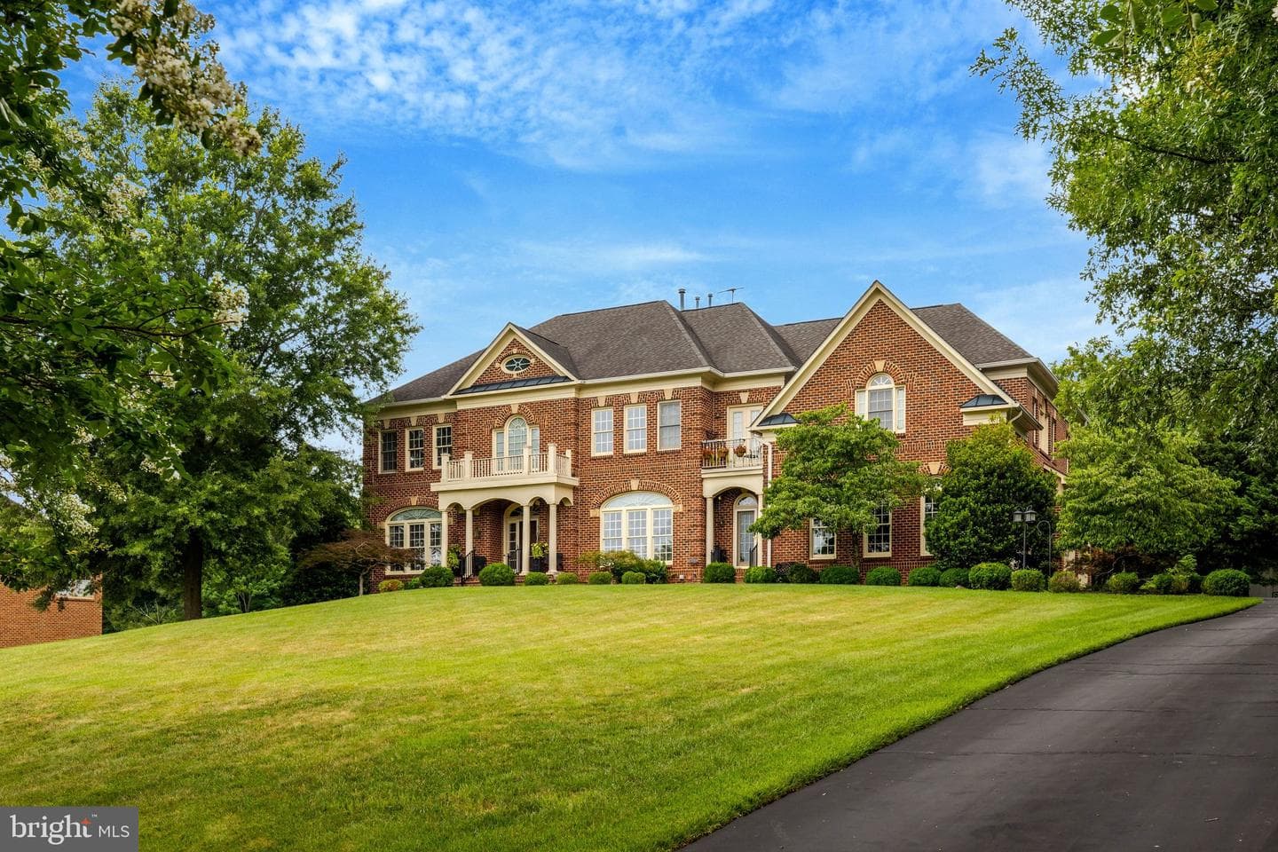 11042 Heathland Drive, Oakton