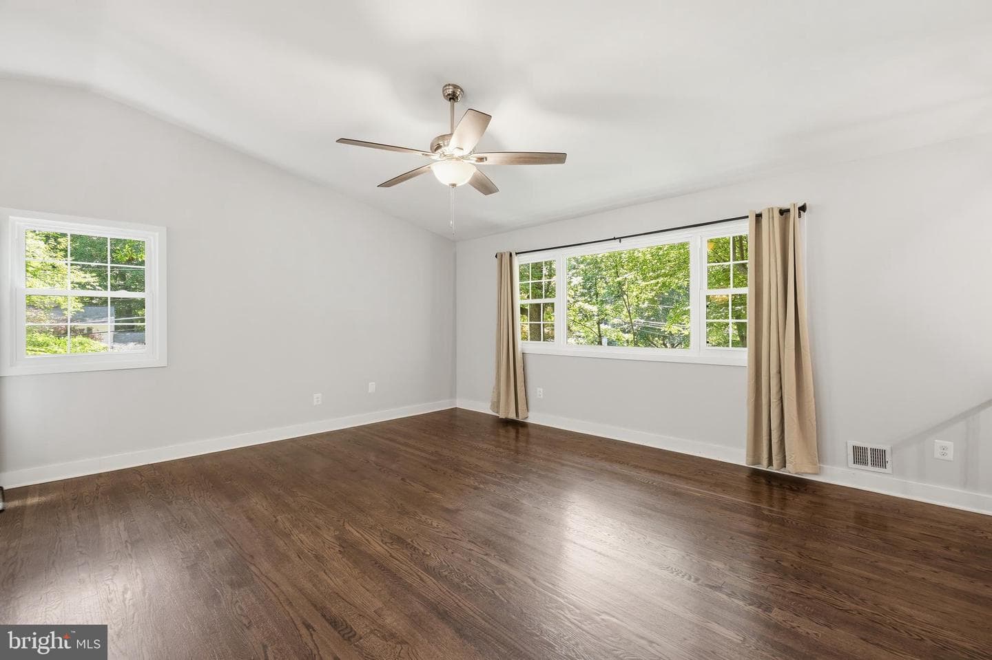 6814 Shrine Court photo 4
